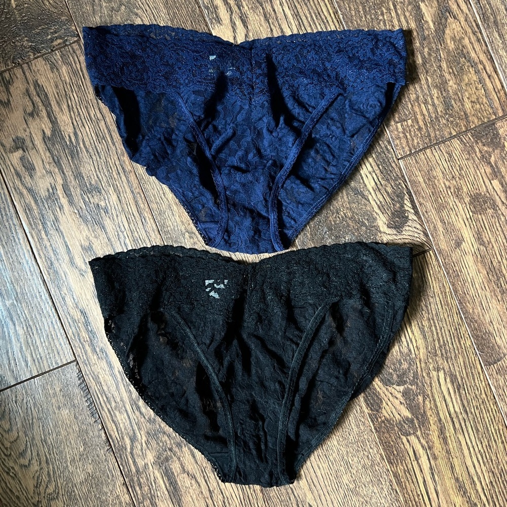 Hanky Panky Lace V-kini set - size M - NWOT